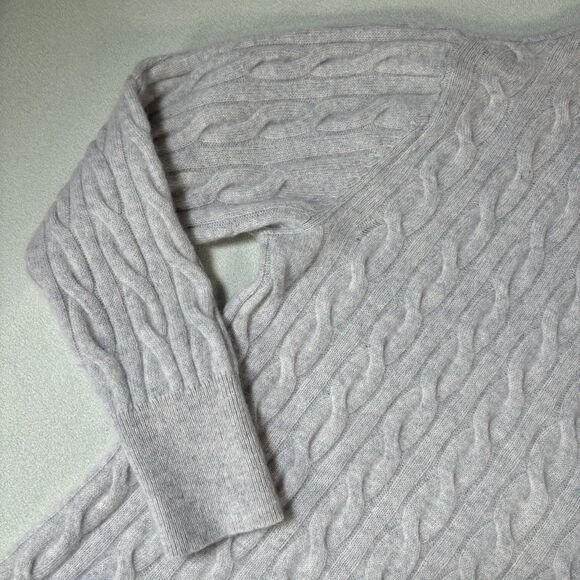 Bloomingdale's 2 Ply Cashmere Cable Knit Cardigan Sweater Women Sz L Light Gray - Picture 5 of 9